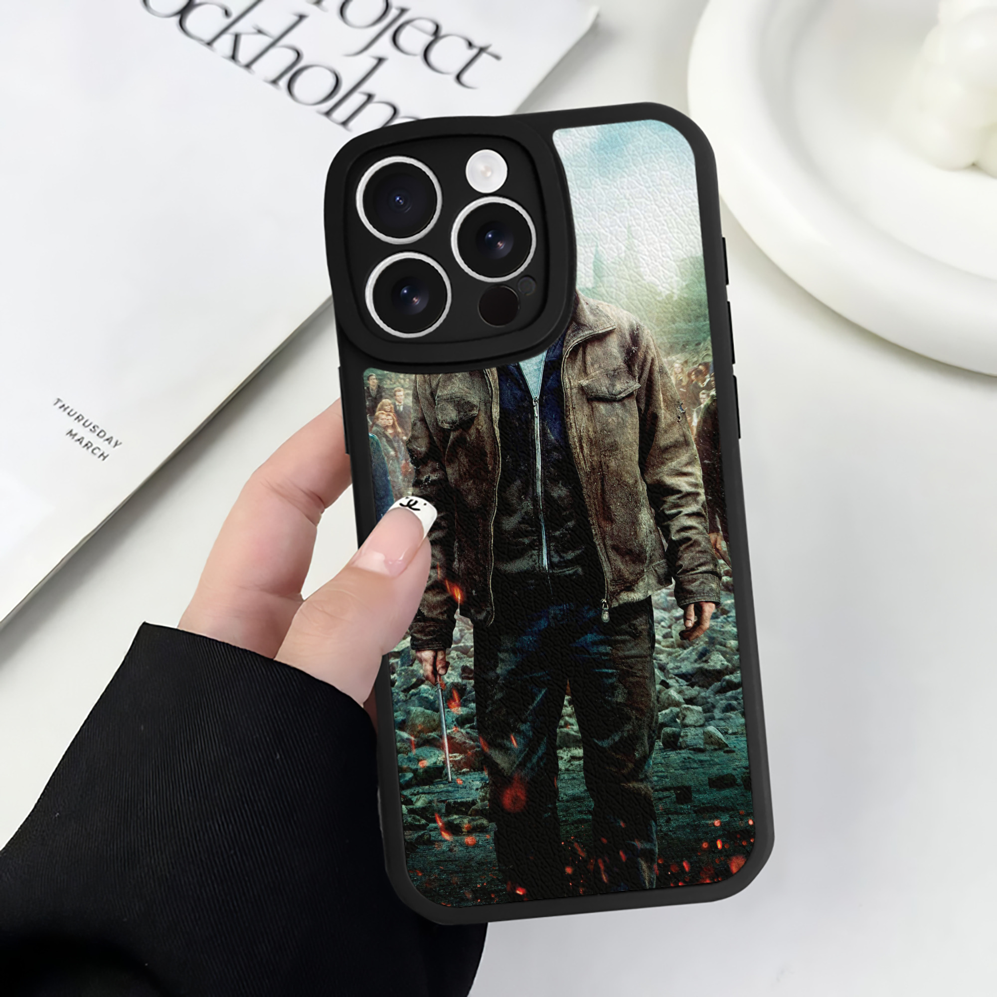 （画像用） Harry Potter ハリー・ポッターシリーズ 【iPhone 16シリーズ対応】シリコンスマホケース（レザー調） 材質：シリコン
